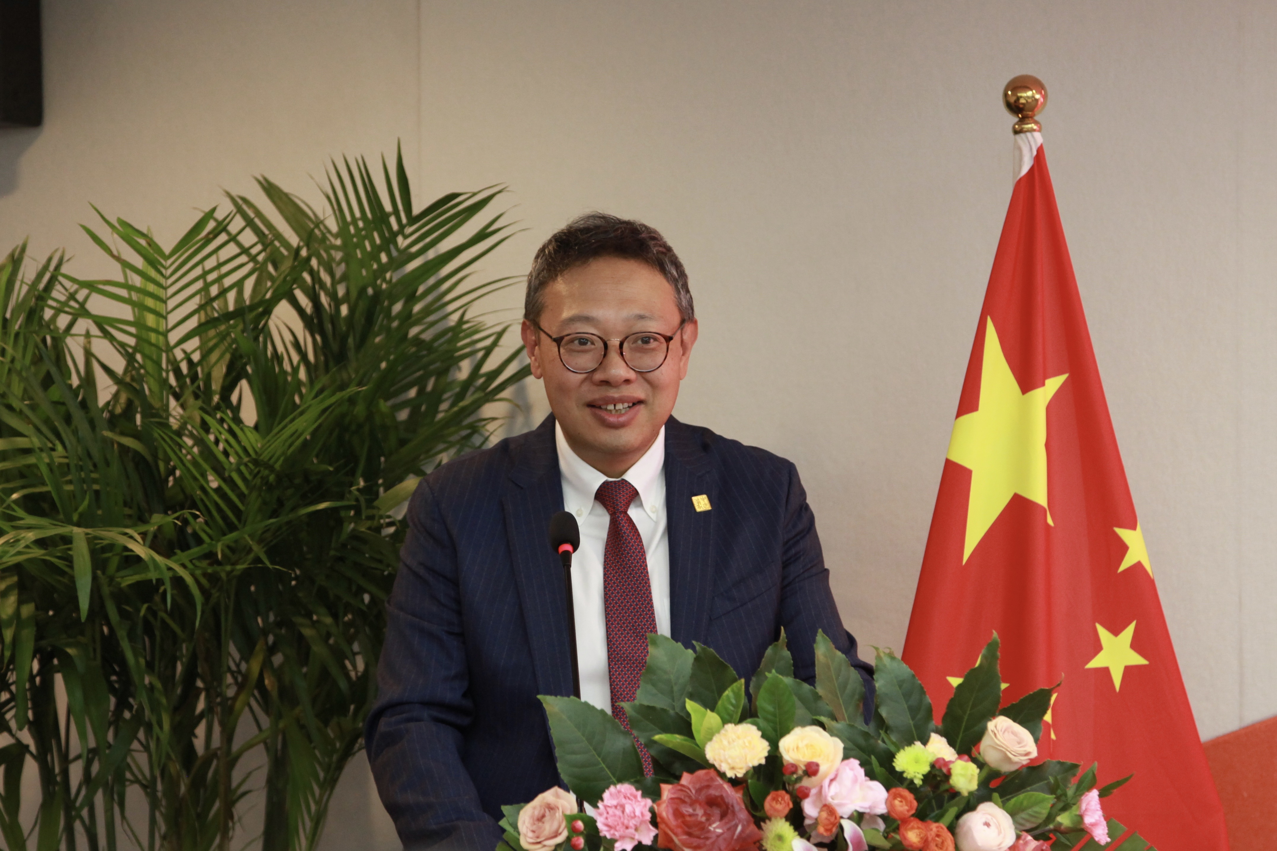 1762754854160854.jpeg 中瑞诚管委会主任暨执行总裁何源泉.jpeg